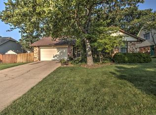 3307 S Bahama Dr W, Sand Springs, OK 74063
