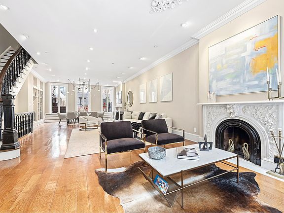 2nd image of 245 W 13th St