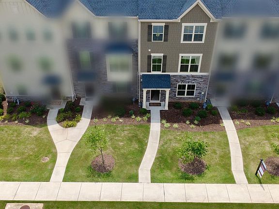 2nd image of 18 Eagle Field Ln