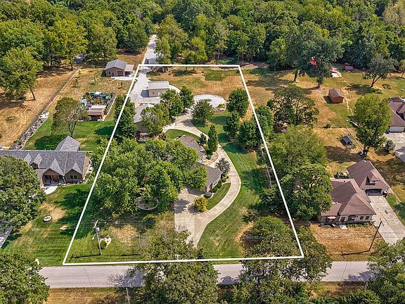 4th image of 3436 S Horseshoe Avenue