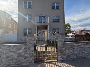 7804 Large St, Philadelphia, PA 19152