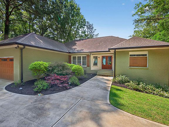 3rd image of 108 Phoenix Dr