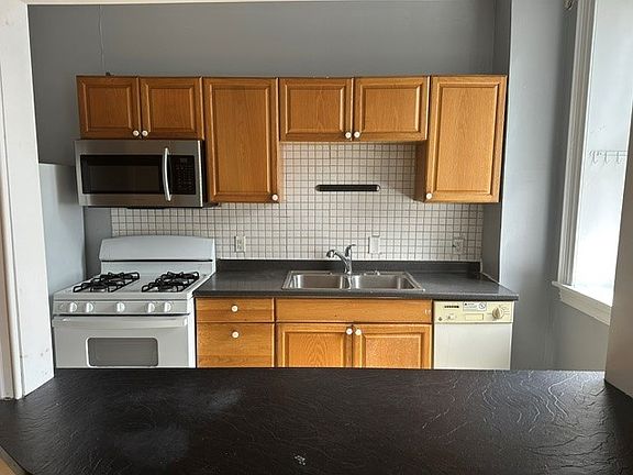 2nd image of 4367 Cresson St Floor 2