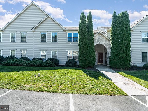 3rd image of 126 Hiddenwood Dr