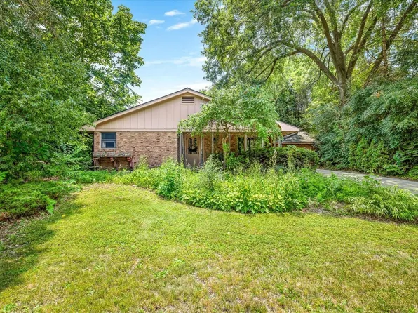 4721 Brookview Rd, Rockford, IL 61107