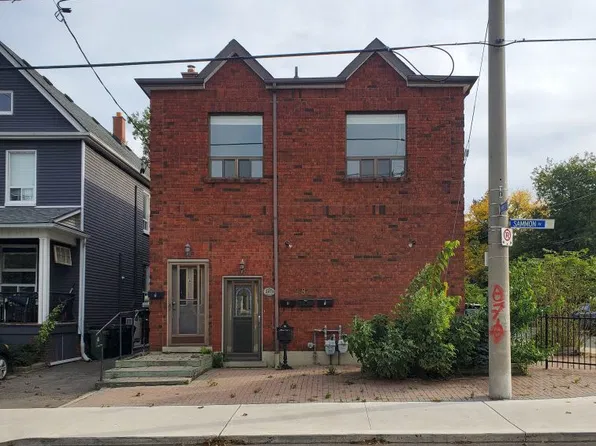 287 Sammon Ave Unit D, Toronto, ON M4J 1Z9