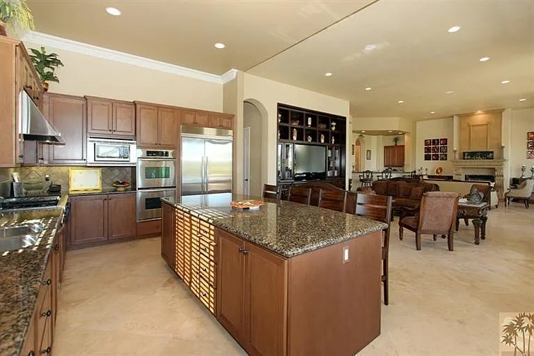 51016 Marbella Ct — Photo 12