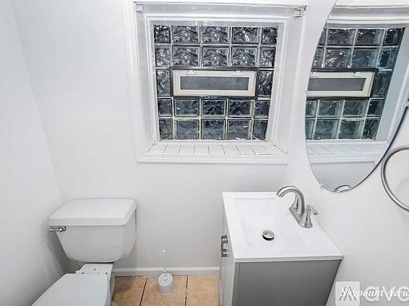3rd image of 2437 N Newcastle Ave #G