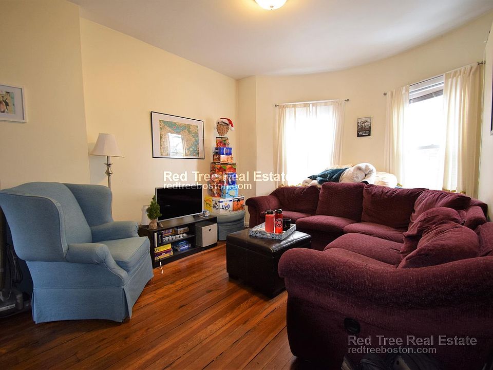2nd image of 32 S Huntington Ave APT 2T
