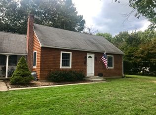 31 Cottage Pl, Old Saybrook, CT 06475