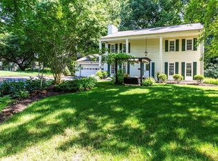1805 Batten Hollow Rd, Vienna, VA 22182