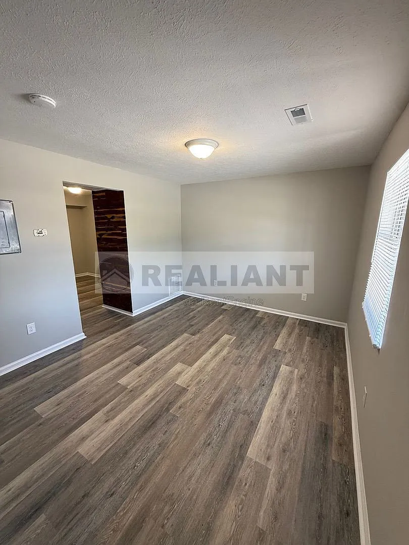 2 bed, 1.5 bath, $895 — Photo 1