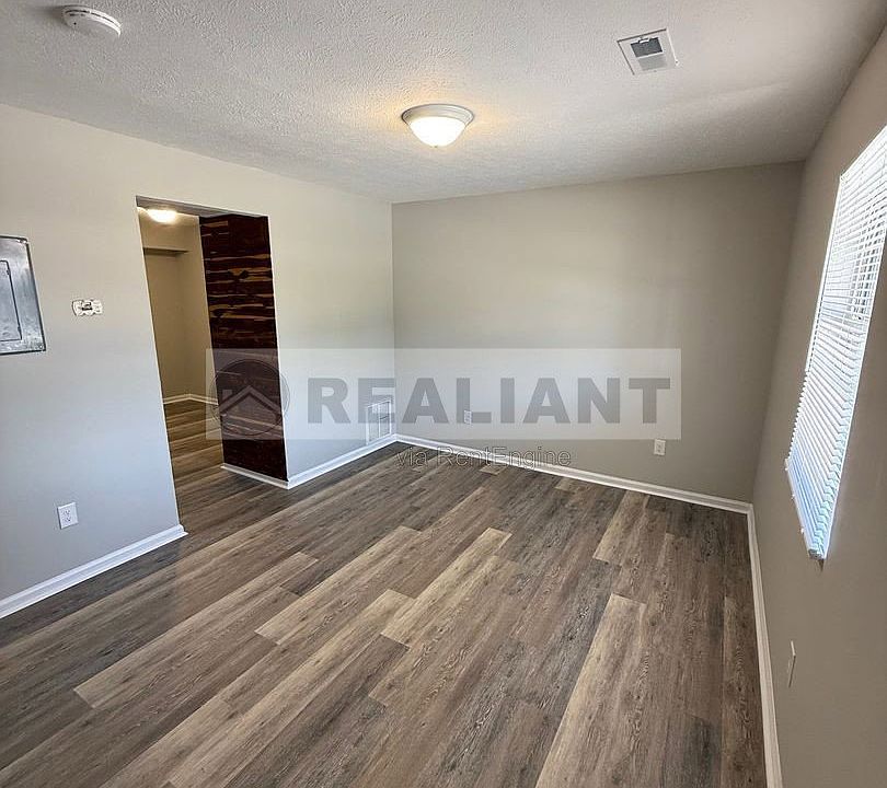 1st image of 31 Hurley St #15