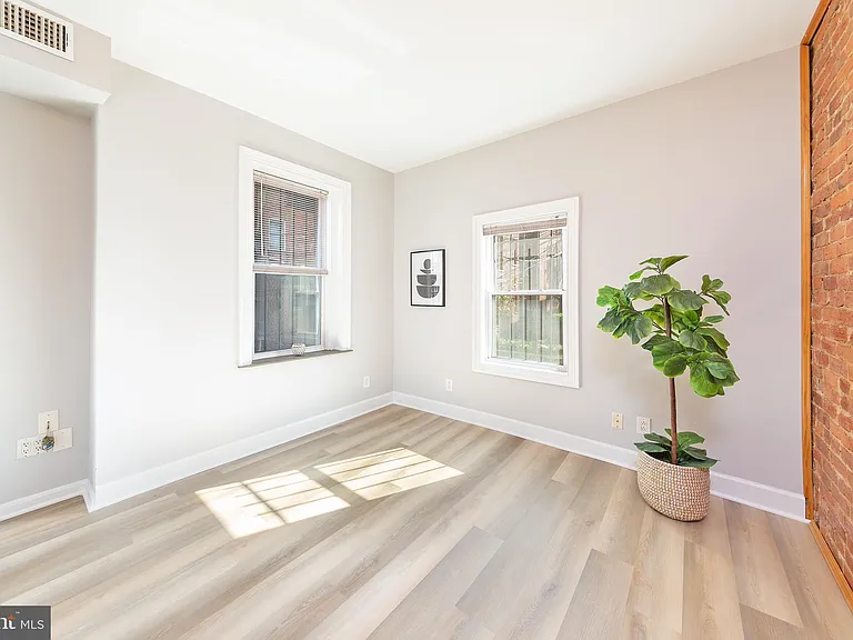 1706 U St NW #104 — Photo 15