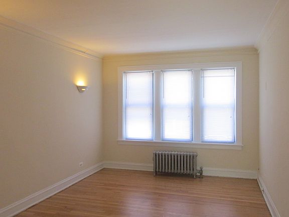 3rd image of 1039 E 80th St APT 2
