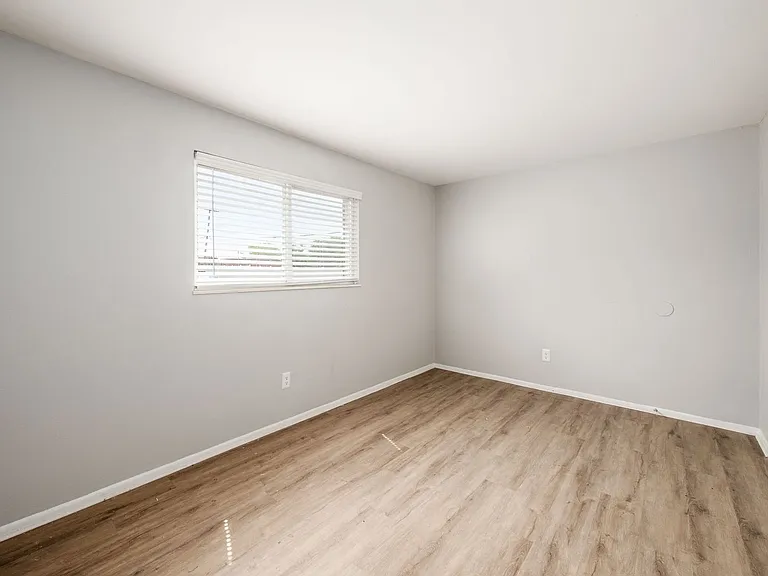 593 Riverview Dr #K — Photo 19