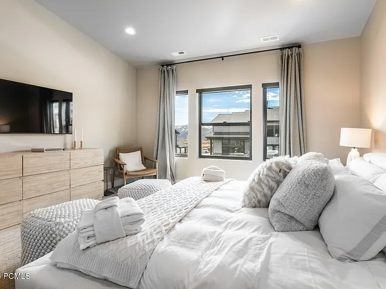 969 W Eland Cir #87 — Photo 25