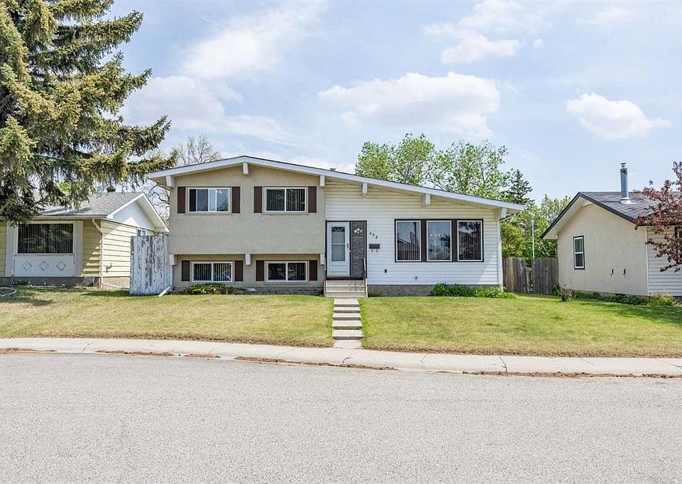 1st image of 452 W Manora Way NE