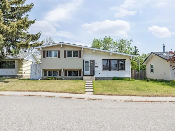 452 W Manora Way NE, Calgary, AB T2A 4R4