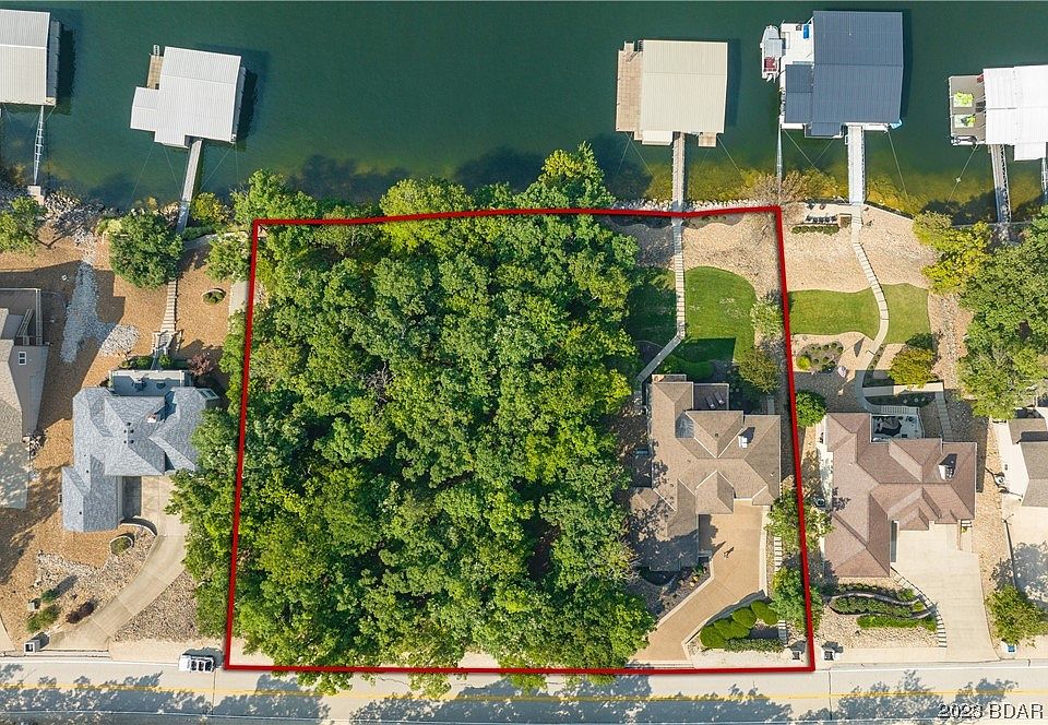 2nd image of 696 & 697 Eagle Dr