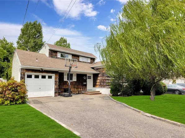 320 Broadway, Massapequa Park, NY 11762