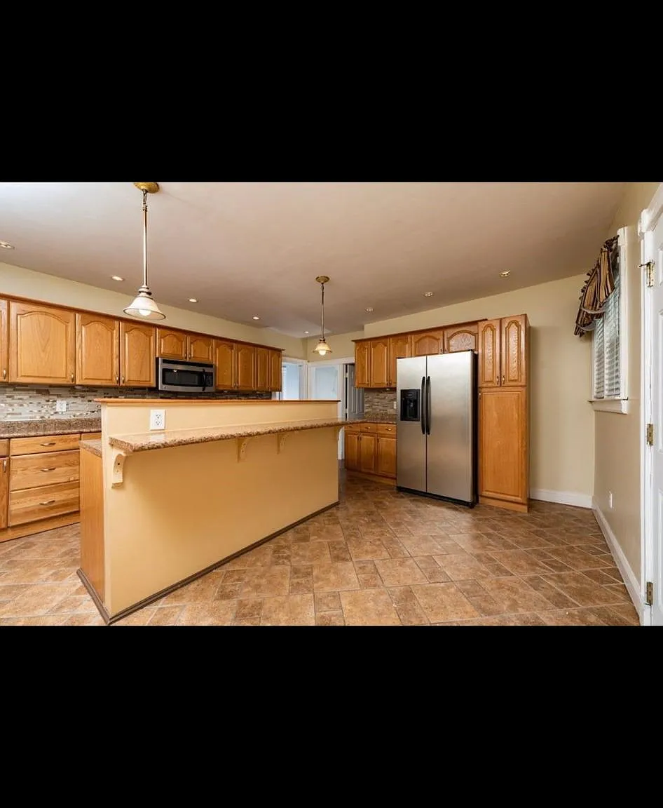 132 Milton St — Photo 4