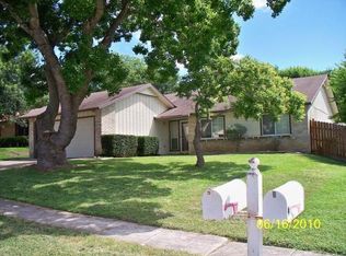 11110 Hunter Oaks St, Live Oak, TX 78233