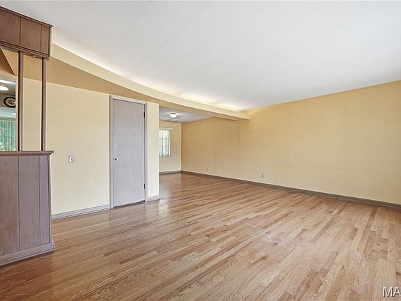 4th image of 9241 Ewers Dr