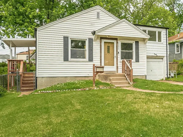7435 Esterbrook Dr, Saint Louis, MO 63136