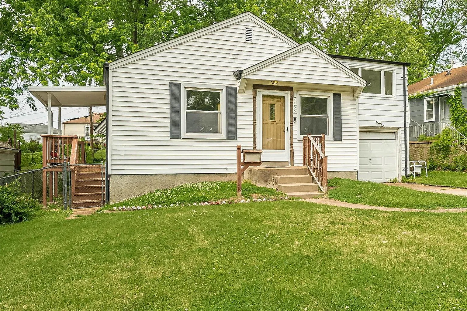 7435 Esterbrook Dr photo 1