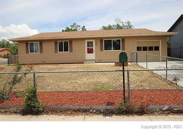 3 bed, 1248 sqft, $1,900 — Photo 1