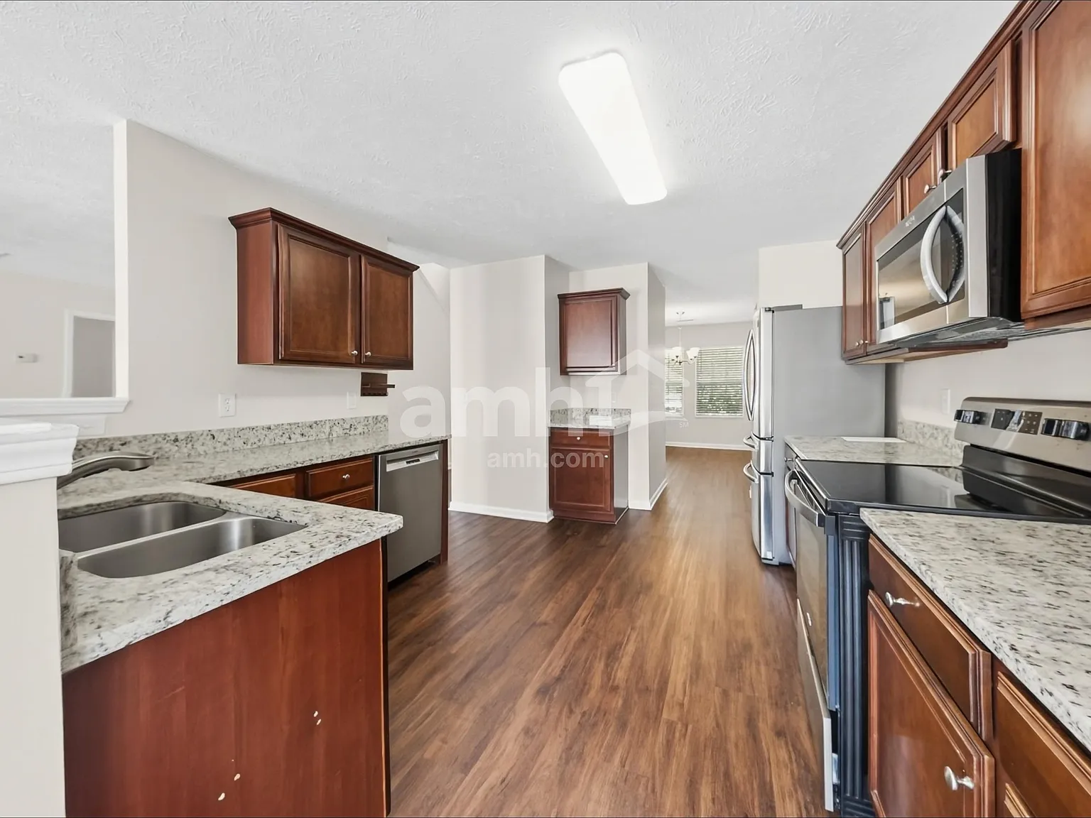 4 bed, 2.5 bath, 2143 sqft, $2,545 — Photo 3