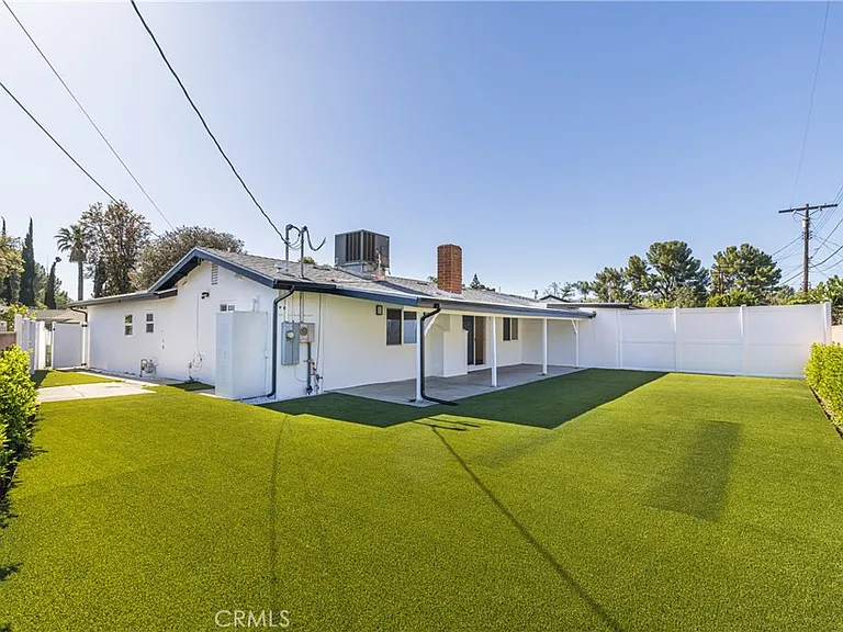23019 Covello St — Photo 15