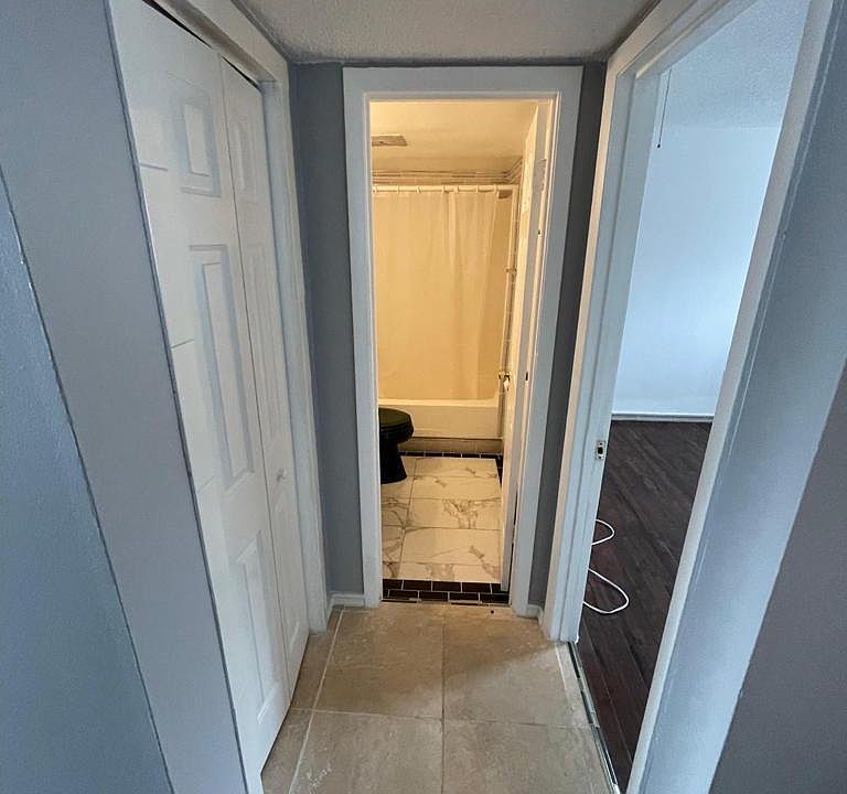 1st image of 116 Scottsdale Sq #116