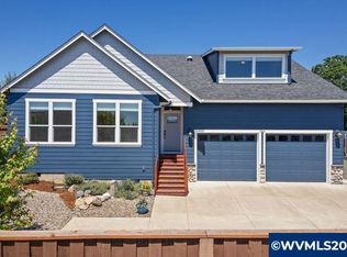 564 NE Fern Ave, Dallas, OR 97338