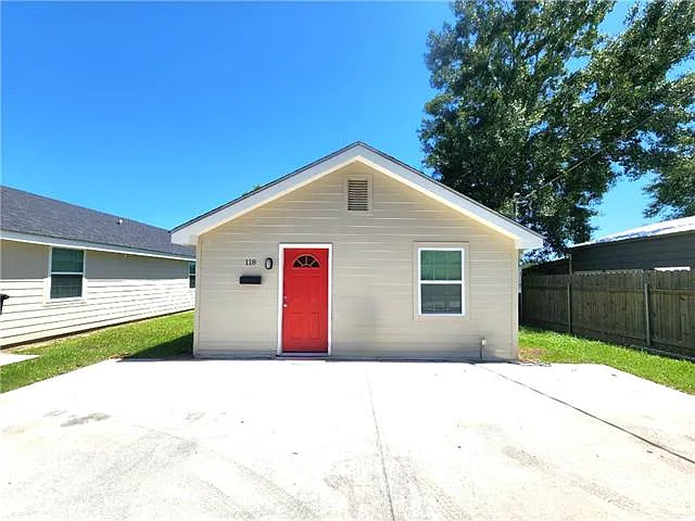 118 Treuil Ln — Photo 1