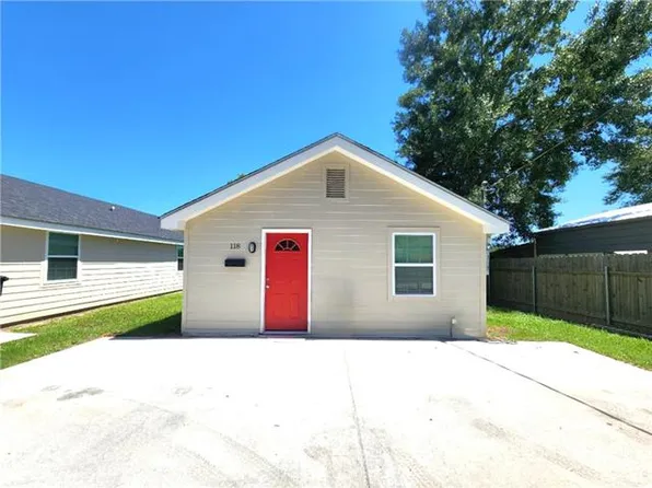 118 Treuil Ln, Belle Chasse, LA 70037
