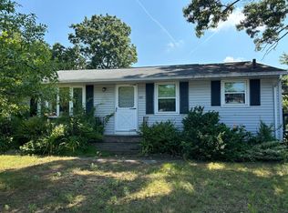 127 Bostwick Ln, Chicopee, MA 01020