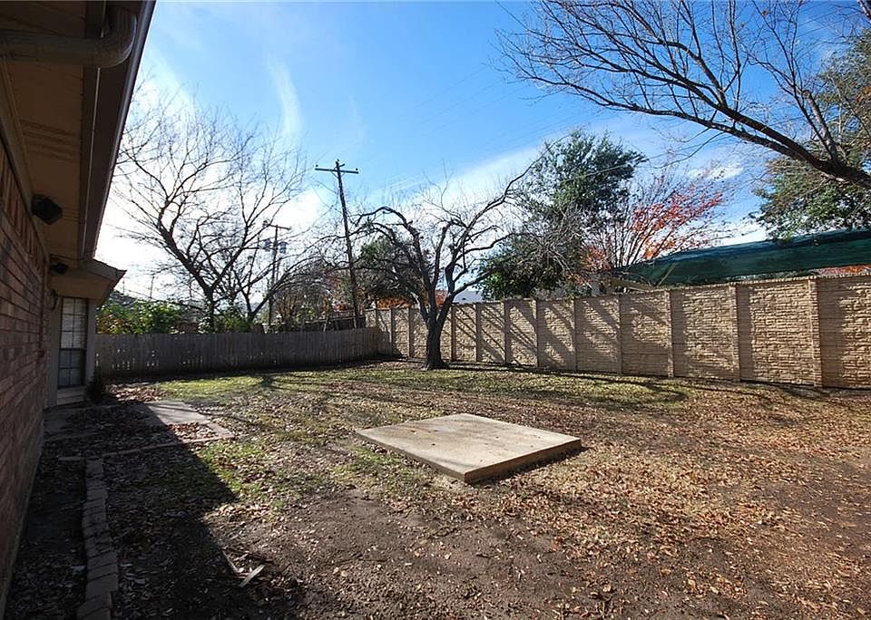 2nd image of 630 Berkley Dr