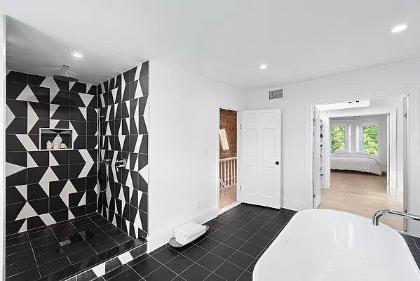 Sold by SERHANT. | media 15