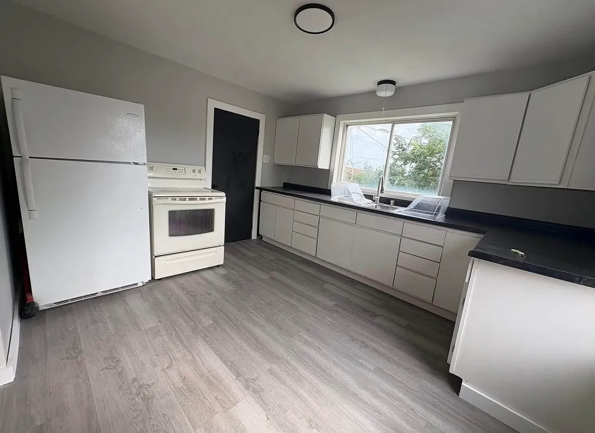 3 bed, 850 sqft, $1,150 — Photo 2