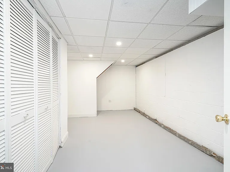 611 Fries Mill Rd #A — Photo 26
