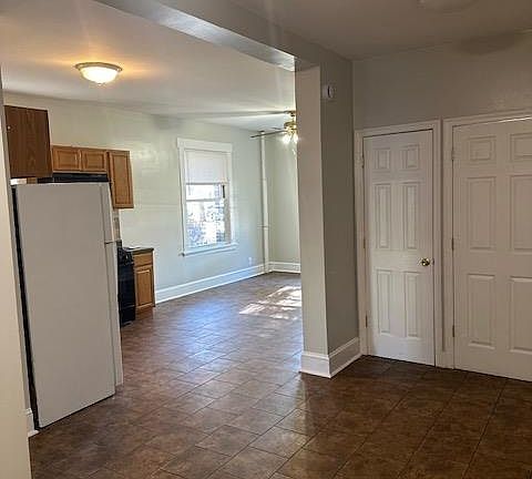 2nd image of 556 Park Ave APT 1