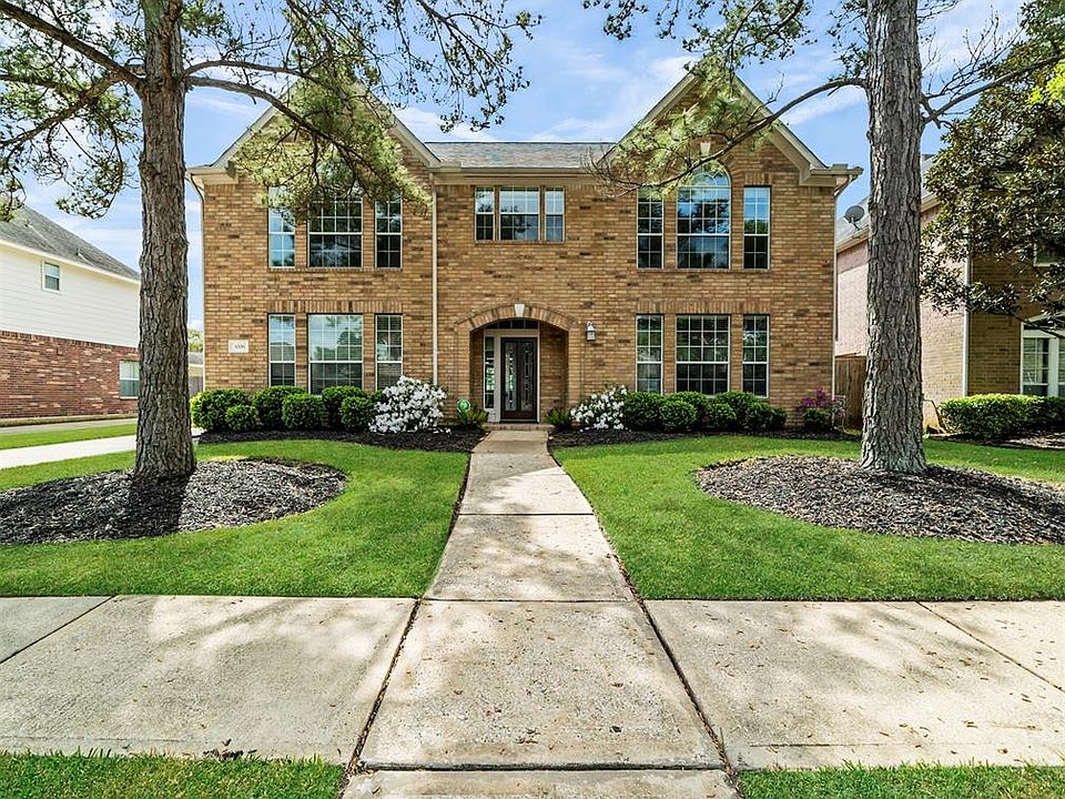 1st image of 3006 Brookview Dr