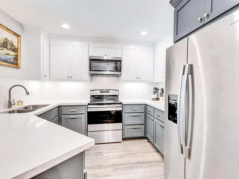 2450 Wickersham Ln #M1308 — Photo 6