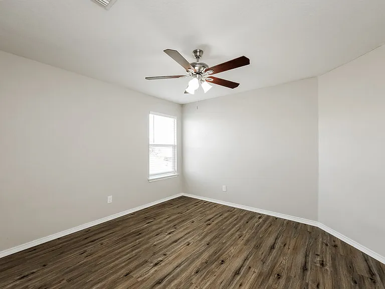 8434 Cedar Mdws — Photo 18
