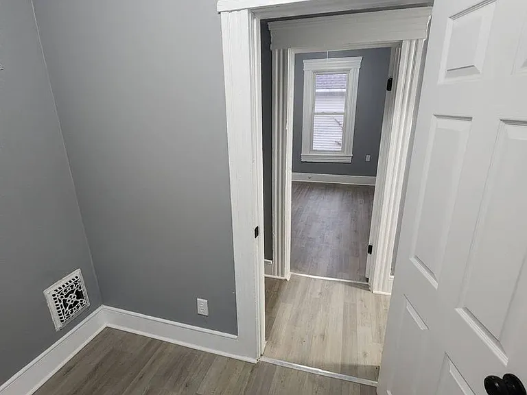 2188 E 36th St — Photo 26