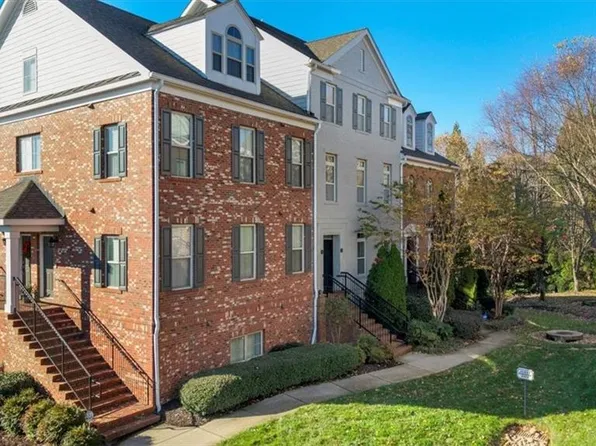 222 Le Gran Vw, Atlanta, GA 30328