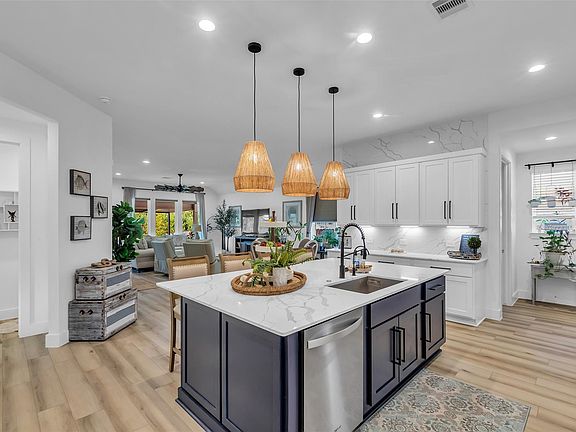 4th image of 307 Springfield Terrace Dr