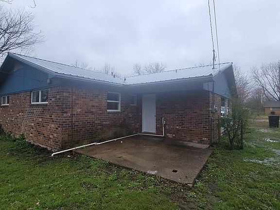 3rd image of 2683 Henry Dr